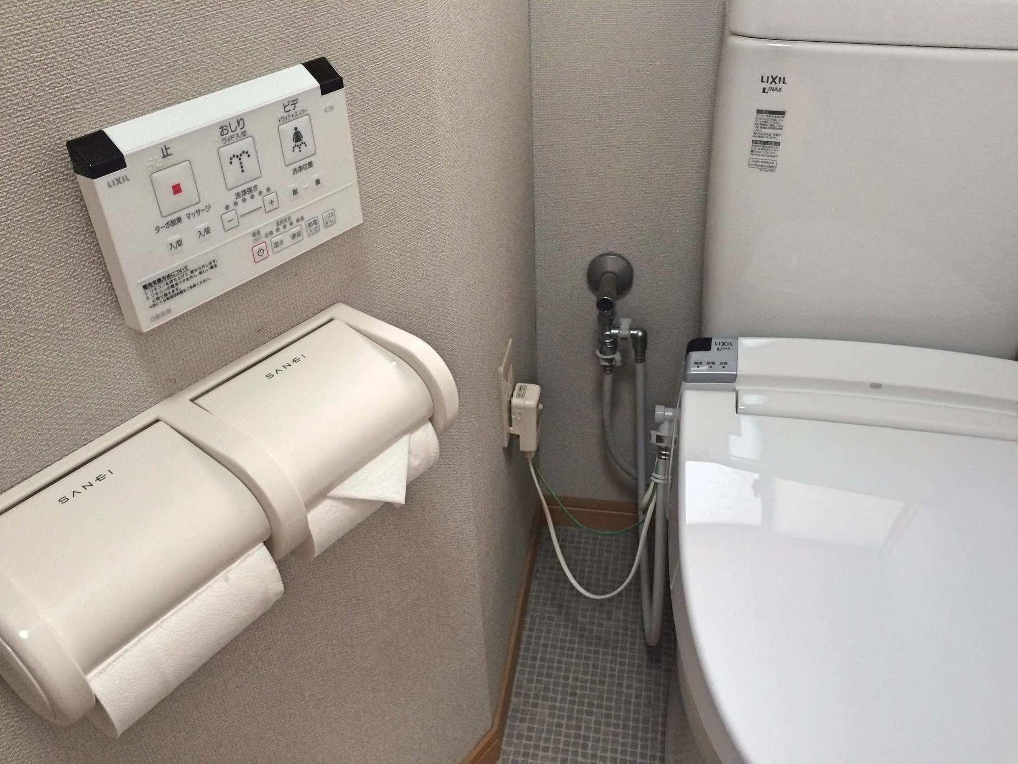 Guesthouse Oasis Osaka Bagian luar foto