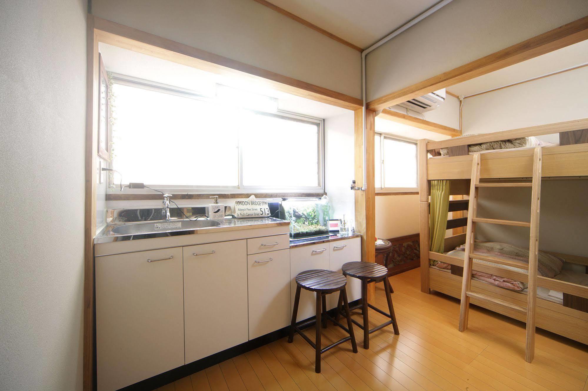 Guesthouse Oasis Osaka Bagian luar foto